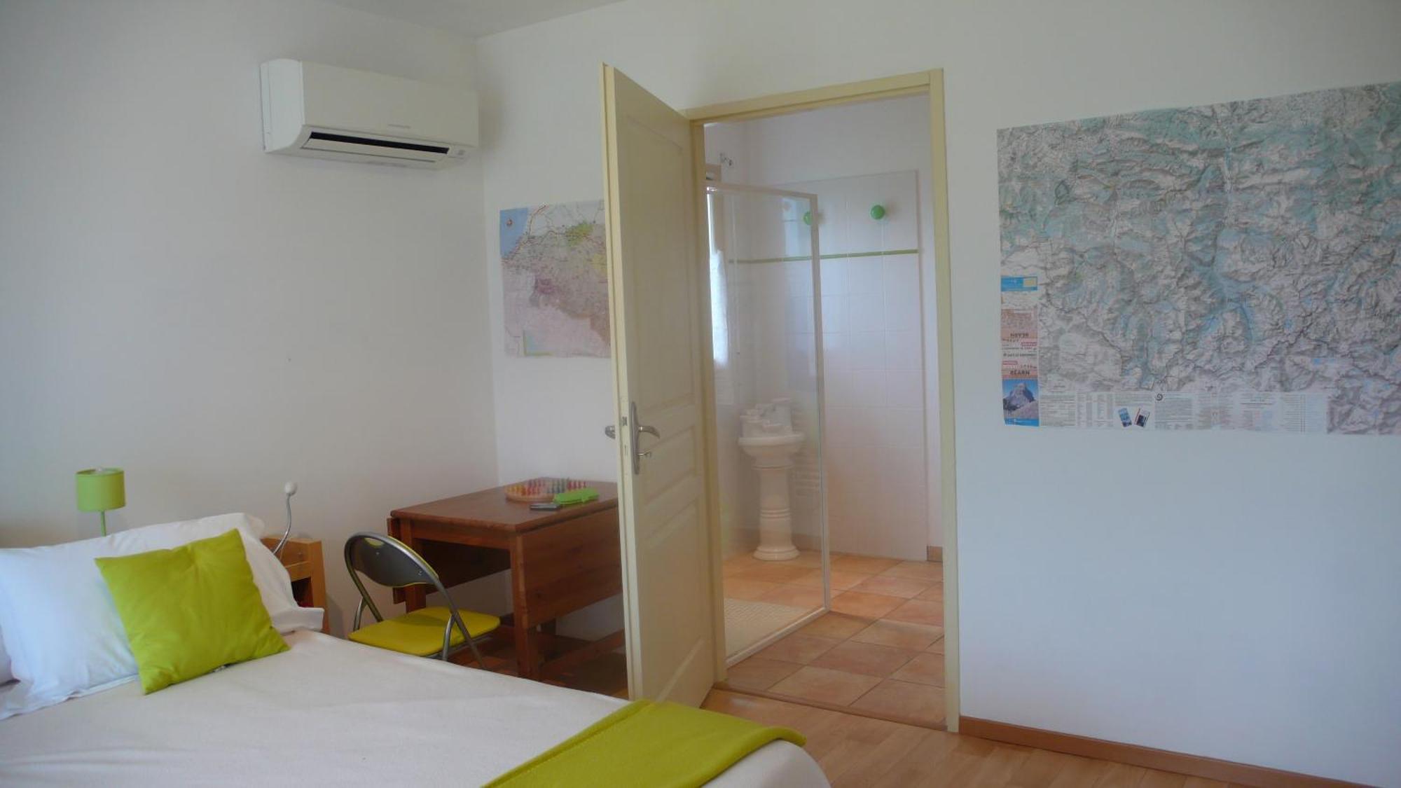 Chambres D'Hotes Relais Milord Estialescq Esterno foto