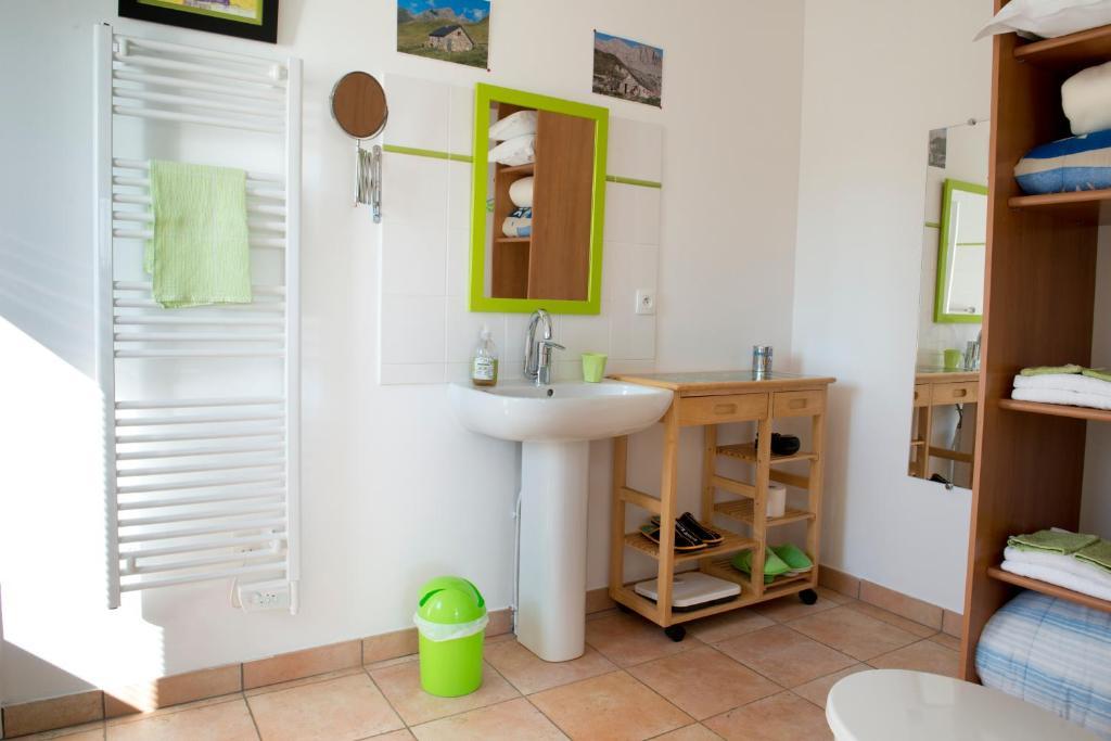 Chambres D'Hotes Relais Milord Estialescq Esterno foto
